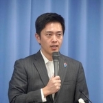 　記者会見する日本維新の会の吉村洋文代表＝２２日午後、大阪府庁