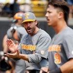 　トニー・ビテロ氏（奥）＝２０２３年（ＡＰ＝共同）