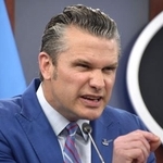 　米国防総省で記者会見するヘグセス国防長官＝６月、ワシントン近郊