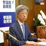 　記者会見する自民党の石井準一参院幹事長＝２８日午後、国会