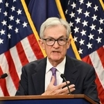 　記者会見するＦＲＢのパウエル議長＝２９日、ワシントン（共同）