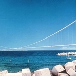 　メッシナ海峡大橋の完成予想図（イタリア道路公団提供・共同）
