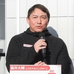 　取材に応じるパラアルペンスキー男子座位の森井大輝＝３０日、東京都江東区