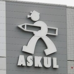 　アスクルの物流センターにあるロゴマーク＝２０２５年１０月２１日、東京都江戸川区