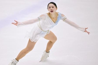 　女子フリー　演技する三宅咲綺＝木下カンセーアイスアリーナ