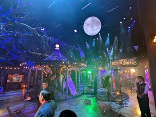 　「ネットフリックス・ハウス」の内部＝１０日、米フィラデルフィア近郊（共同）