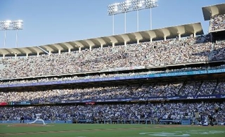 　２０２８年ロサンゼルス五輪で野球の会場となるドジャースタジアム（共同）