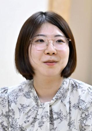 　西山朋佳女流二冠