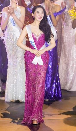 　「ミス・インターナショナル世界大会２０２５」で「ミス・フレンドシップ」に選ばれた日本代表の能崎愛さん＝２７日夜、東京都渋谷区