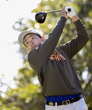 　第３日、通算１６アンダーで首位を守った鈴木晃祐＝Ｋｏｃｈｉ黒潮ＣＣ