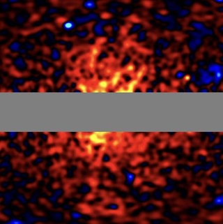 　天の川銀河周辺から届いたガンマ線の観測画像。中央の帯はノイズが大きく分析から除外された部分（戸谷友則東大教授提供）