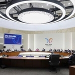 　韓国・慶州で開幕したＡＰＥＣ首脳会議の会合＝３１日（内閣広報室提供・共同）