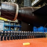 　１日、ロシア北部セベロドビンスクで行われた原子力潜水艦「ハバロフスク」の進水式（画像の一部が加工されています、ロシア国防省提供・タス＝共同）