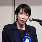 　北朝鮮による拉致被害者の帰国を求める国民大集会で、あいさつする高市首相。北朝鮮に金正恩朝鮮労働党総書記との首脳会談開催を打診したと明らかにした＝３日午後、東京都千代田区