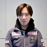 　ＧＰシリーズ第３戦スケートカナダから帰国した男子で３位の三浦佳生＝４日、羽田空港