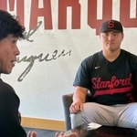 　ソフトバンクの城島ＣＢＯ（左）から指名あいさつを受けるスタンフォード大の佐々木麟太郎＝４日、米カリフォルニア州スタンフォード（ソフトバンク球団提供・共同）