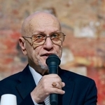 　「パグウォッシュ会議」世界大会が閉幕し、記者会見するフセイン・シャハリスタニ会長＝５日午後、広島市