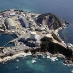 　関西電力美浜原発。手前から３号機、２号機、１号機＝福井県美浜町