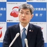 　定例記者会見でクマ対策について述べる警察庁の楠芳伸長官＝６日午前、警察庁