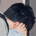 　名古屋・港署に移送された甲斐海月容疑者＝７日午前０時４分