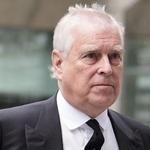 　ロンドンのウェストミンスター大聖堂に到着したアンドルー英王子＝９月（Ｊｏｒｄａｎ　Ｐｅｔｔｉｔｔ／ＰＡ通信＝共同）