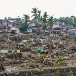　台風２５号で破壊されたフィリピン・セブ島の家屋（ＭＡＬＡＣＡＮＡＮＧ　ＰＲＥＳＩＤＥＮＴＩＡＬ　ＣＯＭＭＵＮＩＣＡＴＩＯＮＳ　ＯＦＦＩＣＥ提供、ＡＰ＝共同）