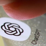 　スマートフォンの「チャットＧＰＴ」のアプリ＝１０月（ロイター＝共同）