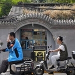 　北京市内の商店＝１０月（共同）