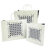 　本店閉店後も使用を続ける名鉄百貨店の紙袋（同百貨店提供）