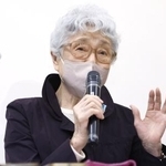 　取材に応じる横田早紀江さん＝１１日午後、川崎市