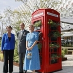 　英国館前に設置されていた赤い電話ボックス