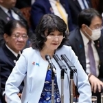 　参院予算委で答弁する片山財務相＝１２日午後