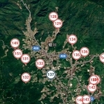 　空き家の可能性がある建物に印が付けられた人工衛星の画像（ＷＨＥＲＥ提供）