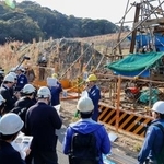 　報道陣に公開された、美浜原発のボーリング調査の現場＝１４日午後、福井県美浜町