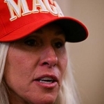 　米ワシントンで報道陣に話すグリーン下院議員＝１月（ロイター＝共同）