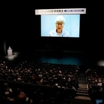 　新潟市で開かれた「忘れるな拉致　県民集会」にオンラインで参加した横田めぐみさんの母早紀江さん＝１５日午後