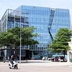 　プリンス・ホールディング・グループが本社としていたビル＝１４日、プノンペン（共同）