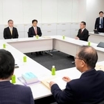 　衆院議員定数削減に向けた自民党と日本維新の会の協議＝１７日午後、国会