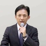 　オンラインで記者会見するニッセイ・ウェルス生命保険の舘誠一社長＝１８日午後