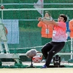 　男子ハンマー投げ決勝　投てきする遠山莉生＝２０日、大井ふ頭中央海浜公園陸上競技場