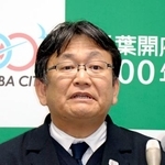 　記者会見する千葉市の神谷俊一市長＝２０日午後、千葉市役所