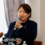 　性被害に悩む子どもの現状について話す産婦人科医の伊藤加奈子さん＝２０日午前、愛知県蒲郡市