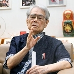 　インタビューに応じる元沖縄県知事の稲嶺恵一氏