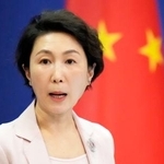 　記者会見する中国外務省の毛寧報道局長＝２１日、北京（共同）