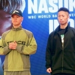 　ＷＢＣバンタム級王座決定戦を前に行われた記者会見後、撮影に応じる那須川天心（左）と井上拓真＝２１日、東京ドームホテル