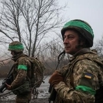 　２１日、ウクライナ東部ドネツク州ポクロウシク近郊で任務に就くウクライナ軍の兵士（ロイター＝共同）