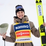 　Ｗ杯ジャンプ女子個人で開幕２連勝し、笑顔の丸山希＝リレハンメル（共同）