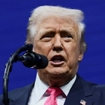 　１９日、米ワシントンで演説するトランプ大統領（ロイター＝共同）