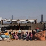 　スーダン西部から隣国チャド東部のキャンプに逃れた難民＝２３日（ロイター＝共同）