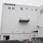 　富士フイルムの半導体材料事業を手がける子会社の工場新棟＝２５日午後、静岡県吉田町